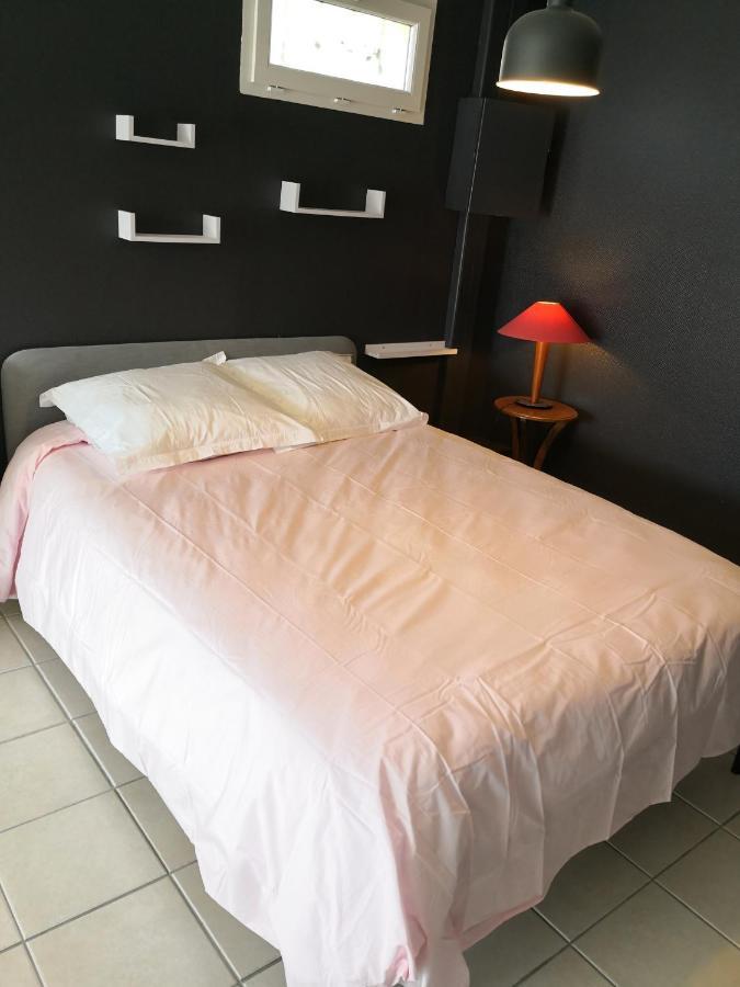 Chambre Meublee Avec Vue Panoramique A Perigueux Sanilhac  エクステリア 写真