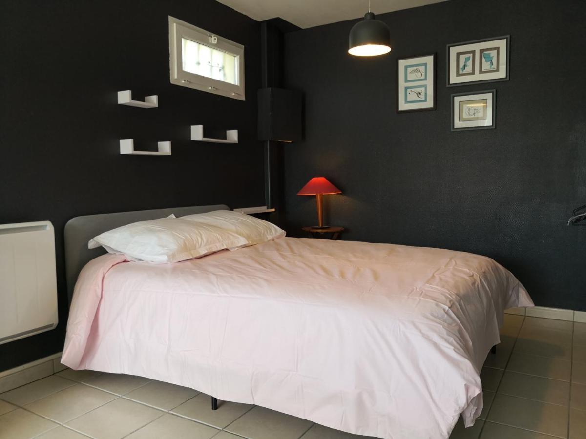 Chambre Meublee Avec Vue Panoramique A Perigueux Sanilhac  エクステリア 写真